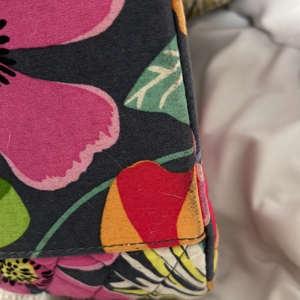๐ PRICE DROP ๐Vera Bradley Floral Women's Bag - Picture 15 of 16